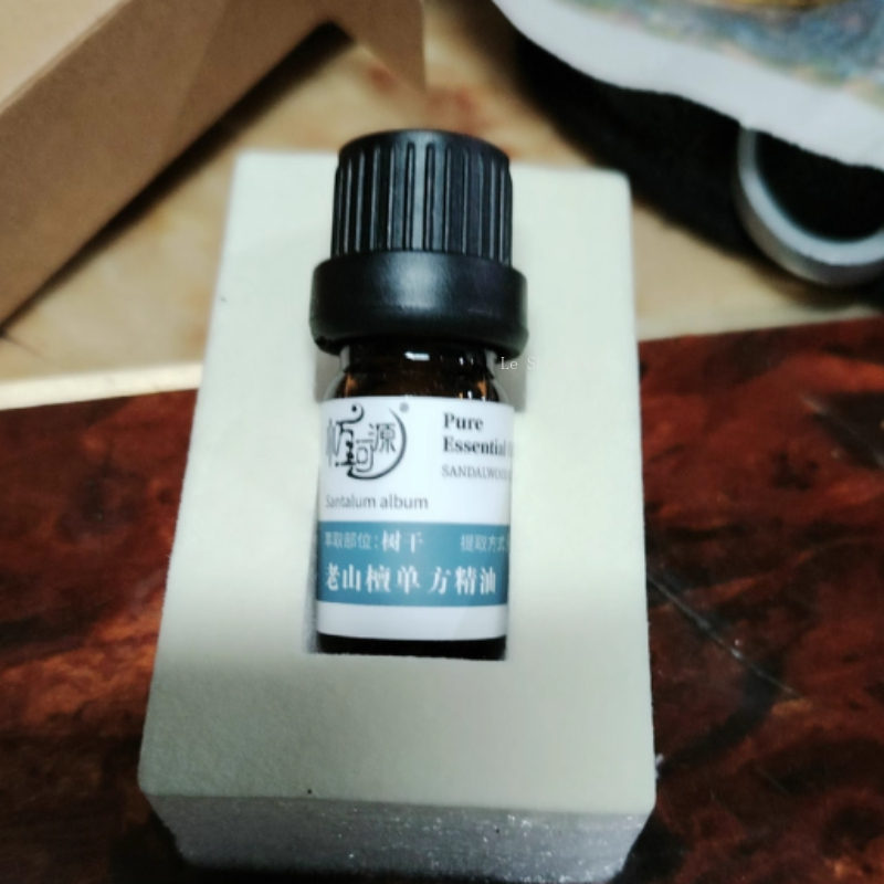 Indian Mysore Old Mountain Oli - Sandalwood Perfume Oil recensione e prezzo