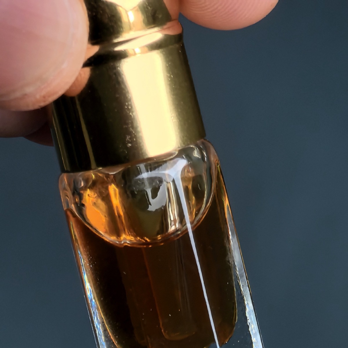 Olio essenziale di Agarwood pu - Sandalwood Perfume Oil recensione e prezzo